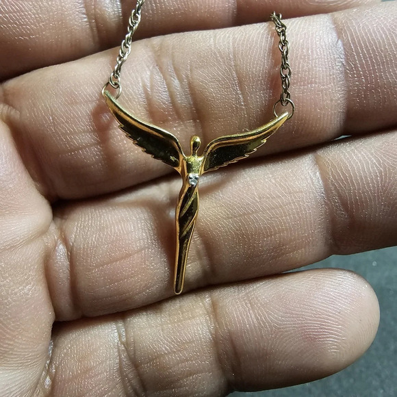 Ralph Lauren 925 Gold Tone Angel With Open Wings Pendant Necklace 17 In Long sho - Picture 1 of 9